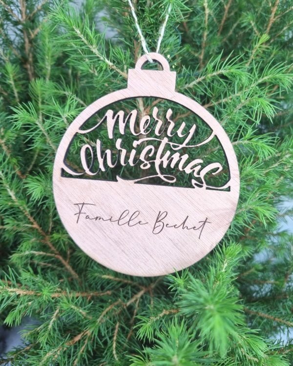 boule-de-noel-personnalisee-en-bois-dessin