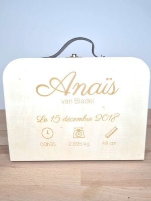 Valise de naissance en bois personnalisable
