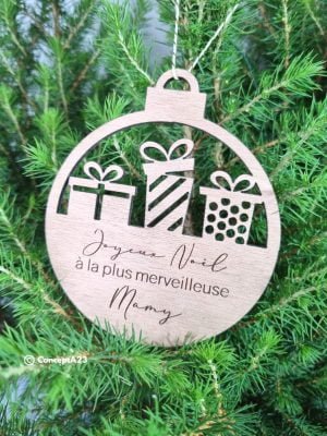 boule-de-noel-personnalisee-en-bois-dessin